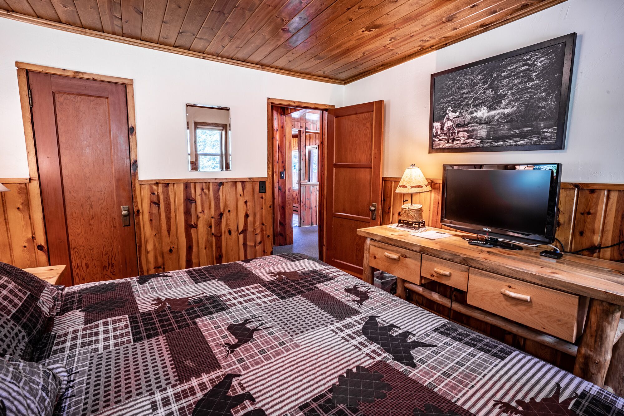 2 室のベッドルーム、WiFi (無料)、ベッドシーツ