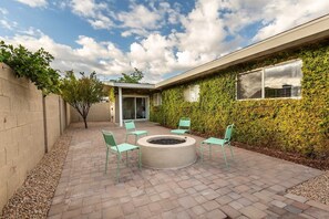 Terrace/patio - Sunhaven - Pool Heat Available - Walk to Old Town (Scottsdale)
