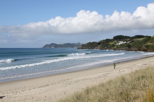 Just 2hrs from Auckland!Come swim, surf & fish while relaxing at Waipu Cove.
