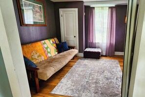 Smart TV, fireplace, DVD player, books - Treasured Farmhouse on South Bay, Lake MemphreMagog. (Newport)