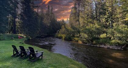 Shadowland River Lodge on Boardman River - Pet Friendly - Acreage - Private