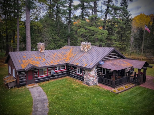 Shadowland River Lodge on Boardman River - Pet Friendly - Acreage - Private 