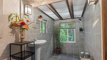 Articles de toilette gratuits, serviettes fournies