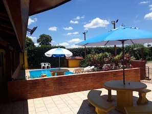 Bar à beira da piscina