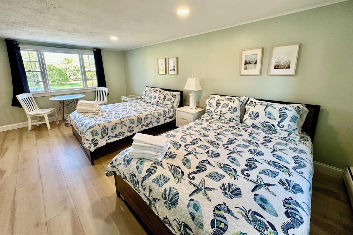 1 bedroom, individually decorated, individually furnished