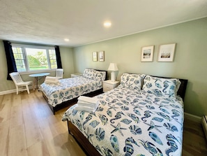 Individually decorated, individually furnished, laptop workspace - Sandy Neck Motel (East Sandwich)