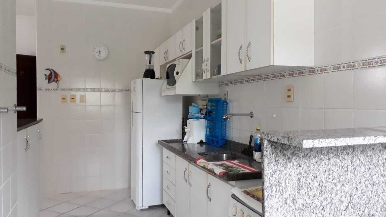 Een koelkast, een magnetron, een kookplaat