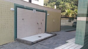 Property grounds - Beautiful and cozy apartment in Praia Grande, 3 minutes walk from the beach (Praia Grande, Ubatuba)