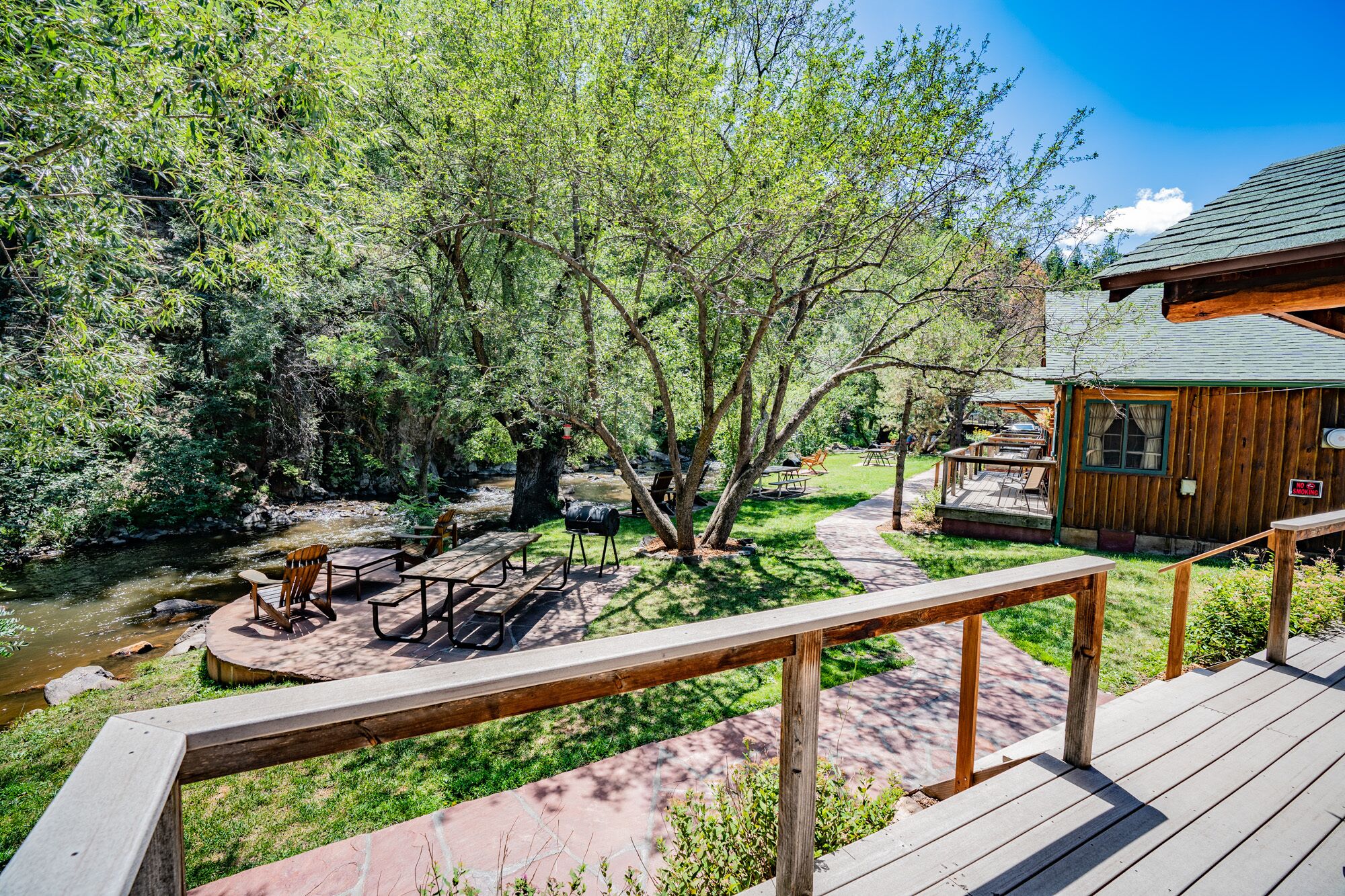 屋外ダイニングエリア