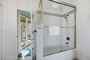 Badkar/dusch och handdukar