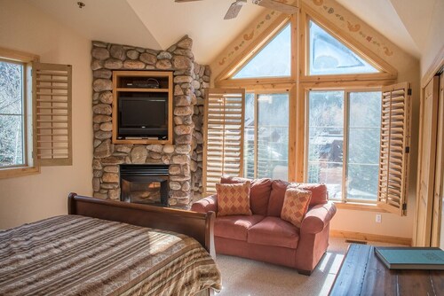 Townhomes at River Run Unit E -Spacious Townhome w/ Private Hot Tub