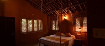 Simple & Rustic Mudhouse near Lakkam Waterfalls