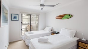 5 chambres, fer et planche Ă repasser, draps fournis