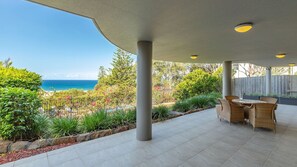 Outdoor dining - 56 Becker Road - one street back from the Beach! (Forster)