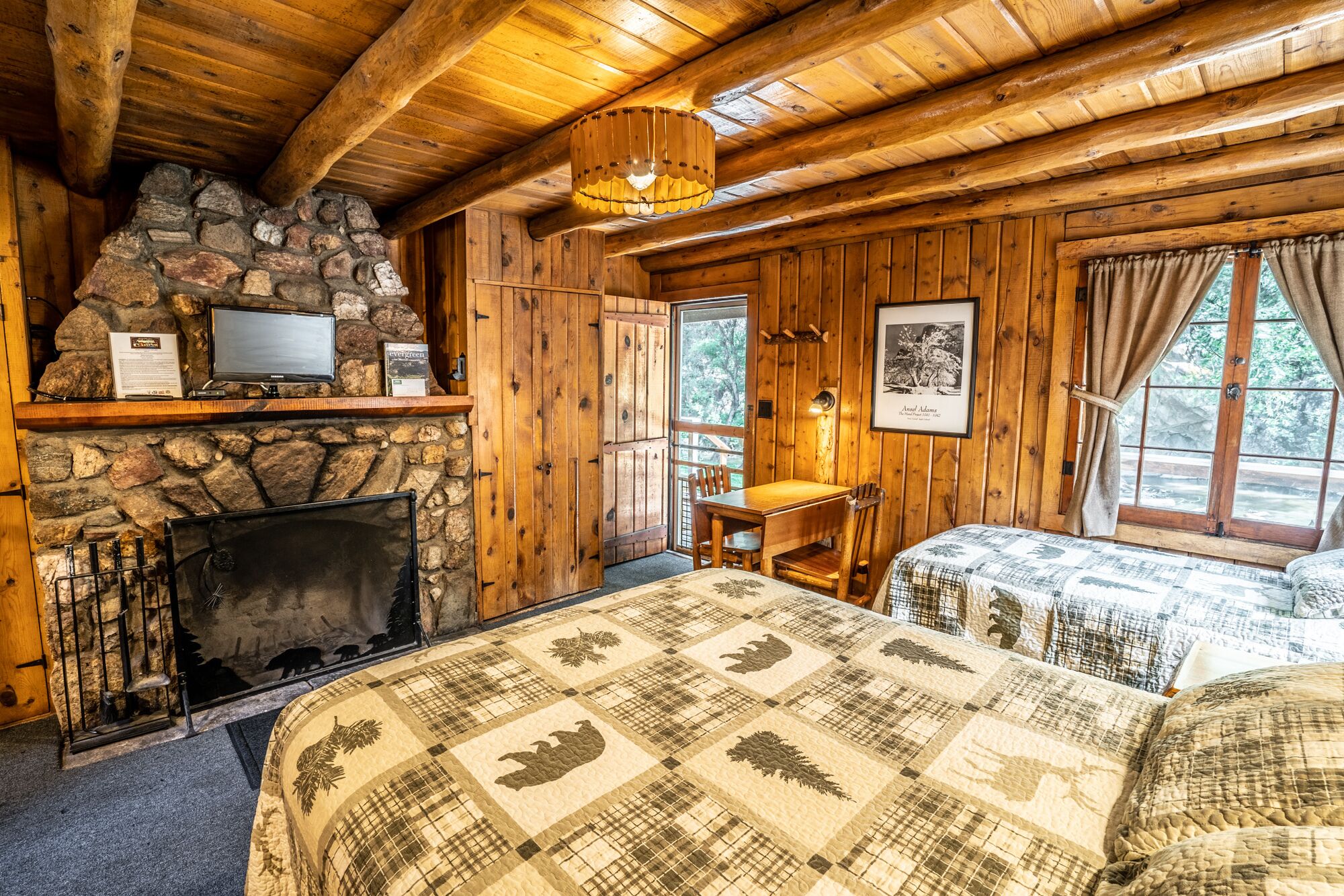 免费 WiFi、床单