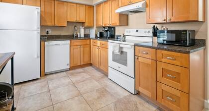 MosbeyDistrict: Cozy Townhome Near DC