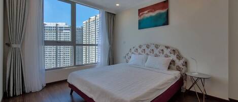 3 bedrooms, iron/ironing board