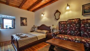 2 Schlafzimmer, Reisekinderbett, kostenloses WLAN, Bettwäsche