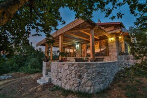 Property grounds - Private villa in the heart of Montenegro, perfect base for exploring the country (Cetinje)