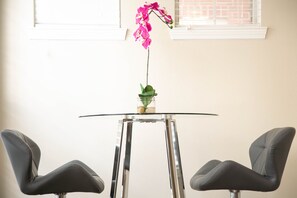 1 habitación, escritorio, tabla de planchar con plancha y wifi gratis 