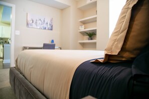 1 habitación, escritorio, tabla de planchar con plancha y wifi gratis 