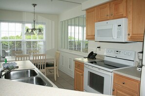 Private kitchen - Family Friendly 2 bedroom, 2 bath, 27 Hole Golf Course(2303) (Calabash)