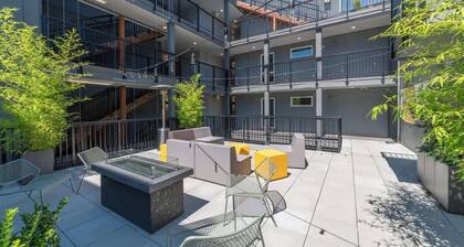 Tranquil Studio with City Views Seattle