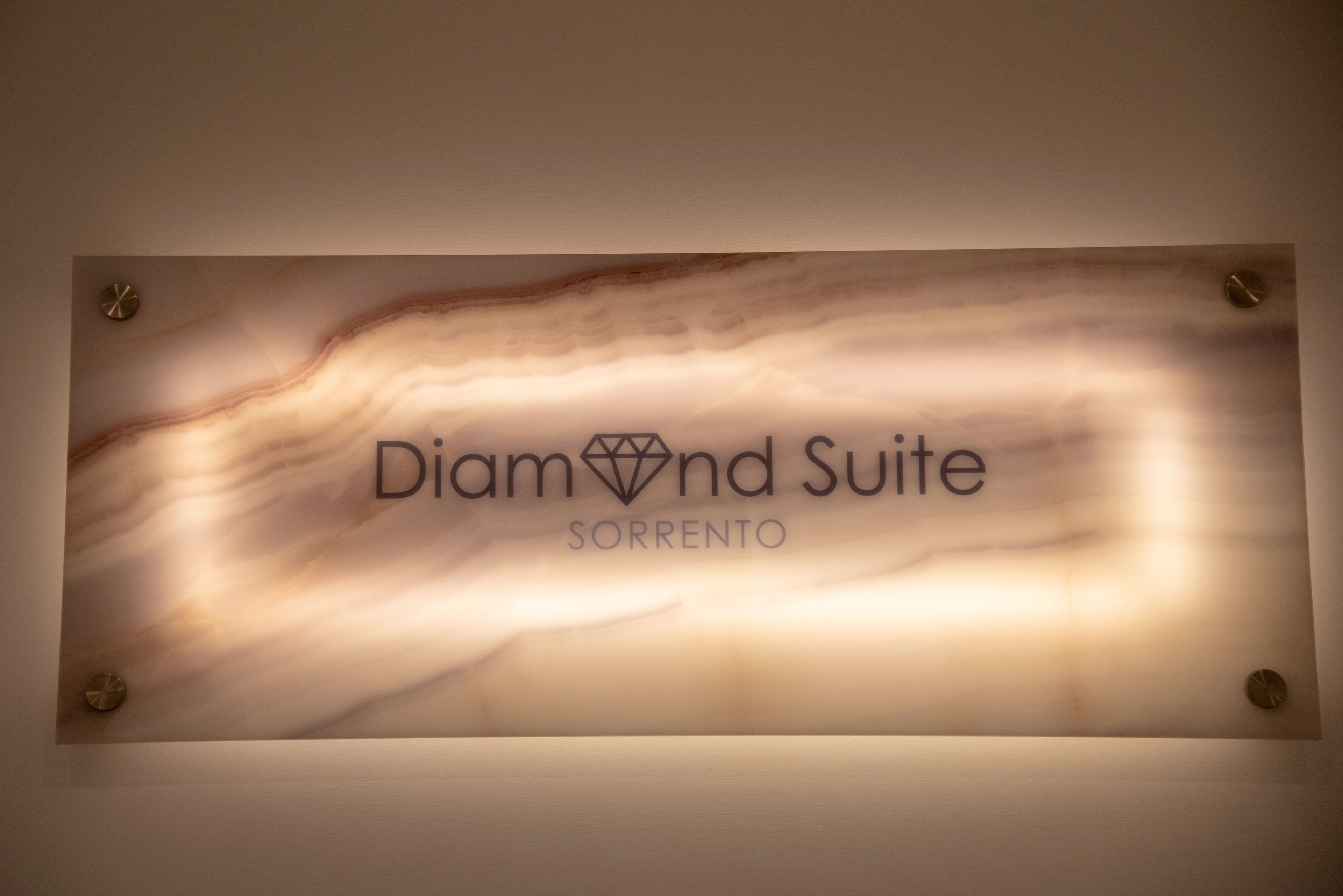 Photo - Diamond Suite