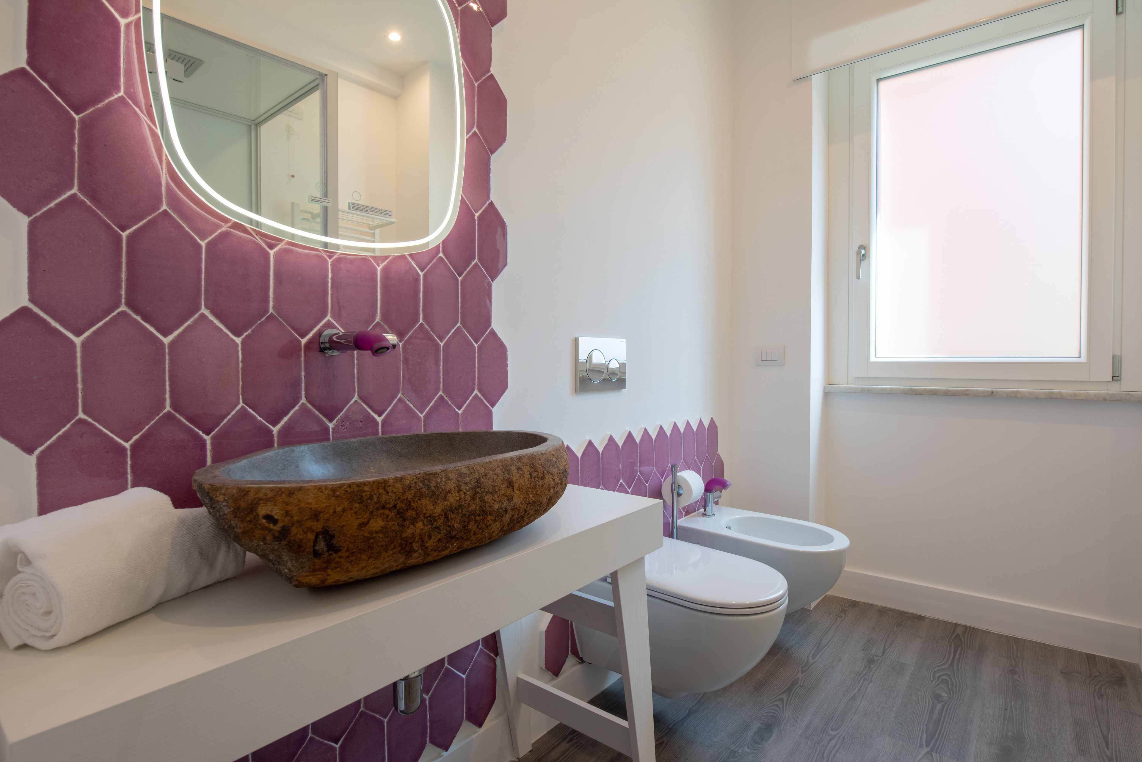 Photo - Diamond Suite