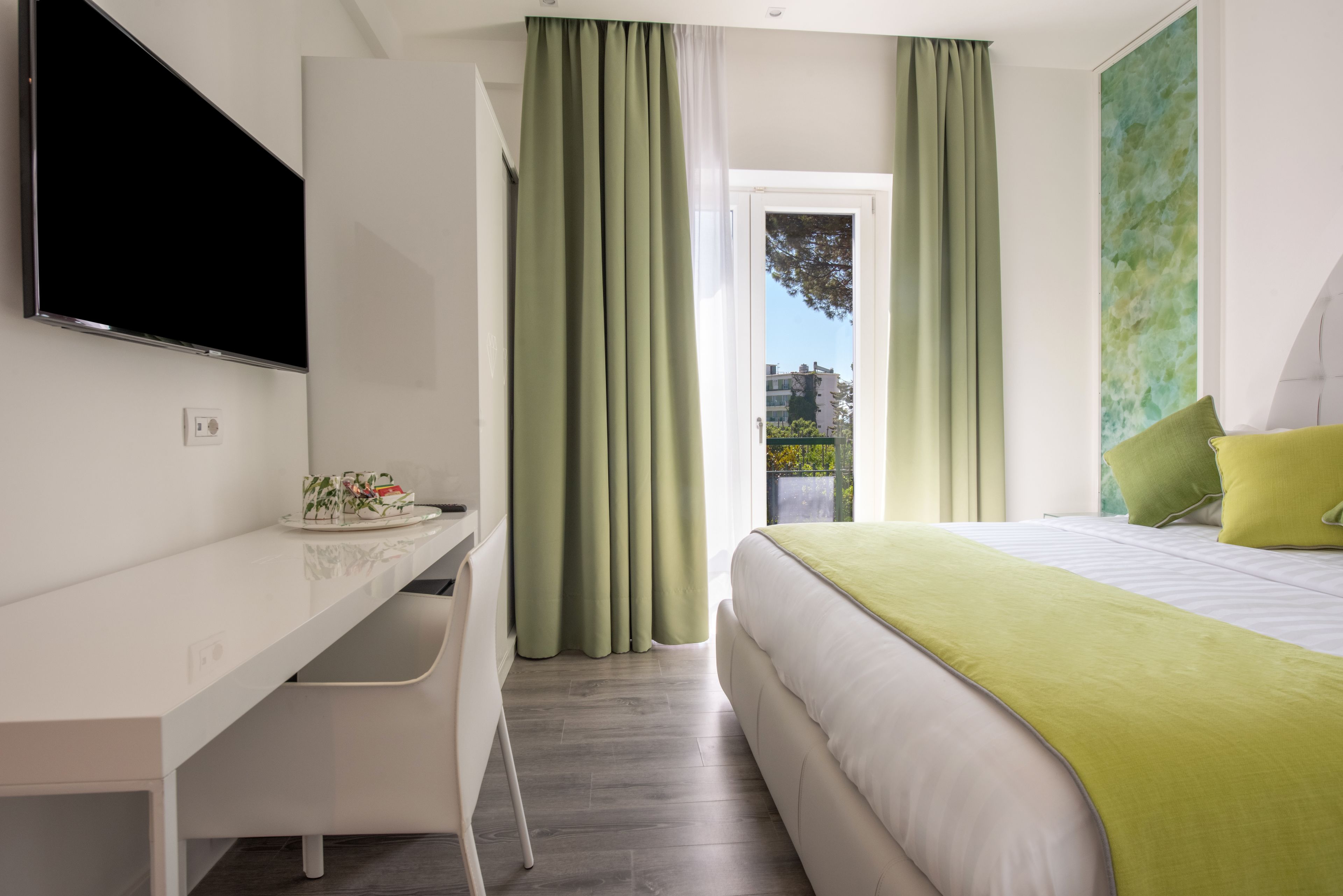 Photo - Diamond Suite
