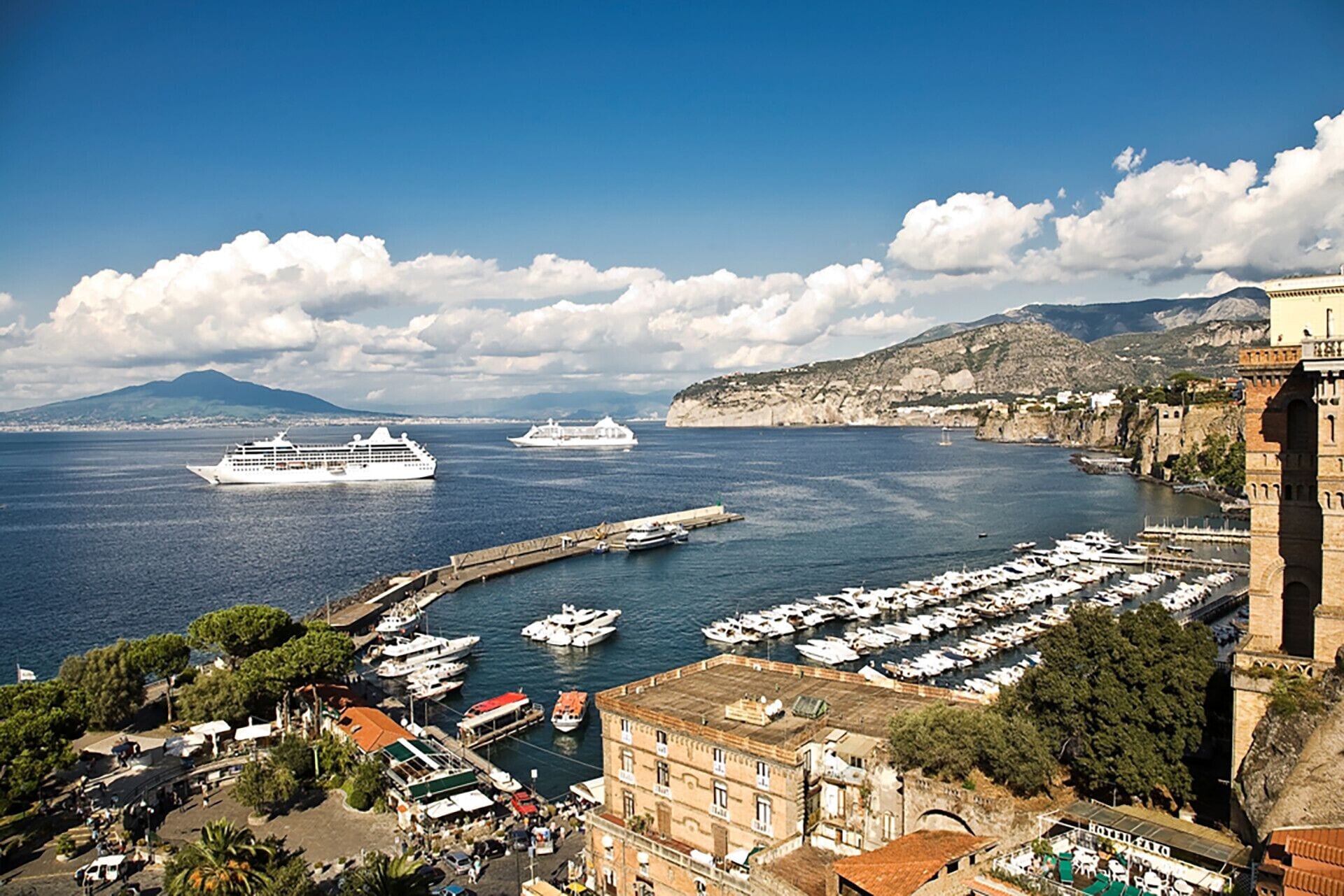 Photo - Diamond Suite