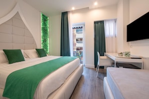 Deluxe Double Room (King) | Premium bedding, down duvets, memory-foam beds, minibar - Diamond Suite (Sorrento)