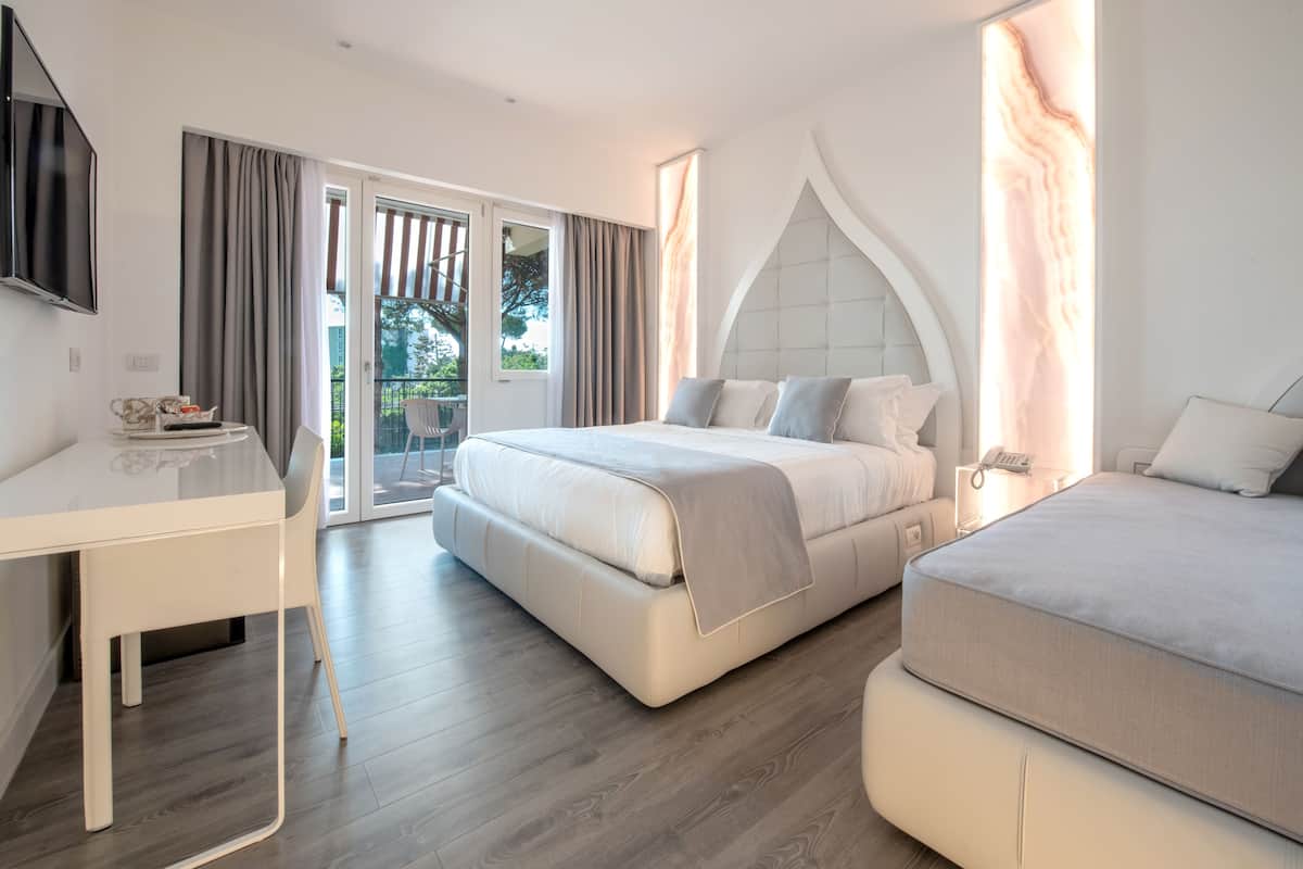Premium Double Room | Premium bedding, down comforters, memory foam beds, minibar