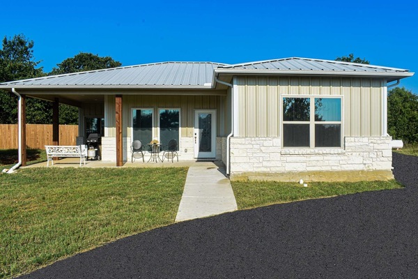 Front View of this Comfortable Cottage!