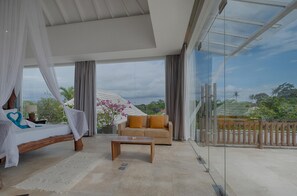 3 bedrooms, in-room safe, free WiFi, bed sheets