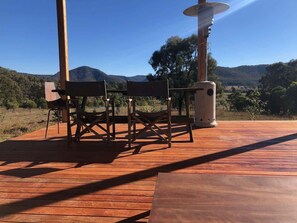 Outdoor dining - Corymbia Cottage – Broke's Secluded Escape for max 4 guests (Broke)