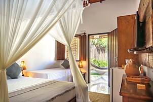Quarto triplo | Frigobar, individualmente decorados, individualmente mobiliados