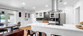 Triple L-Lakefront w/ Kayaks, boat & jet ski lifts