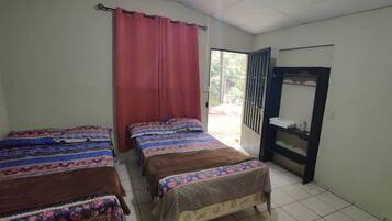 Chambre Classique, salle de bains attenante | Draps fournis