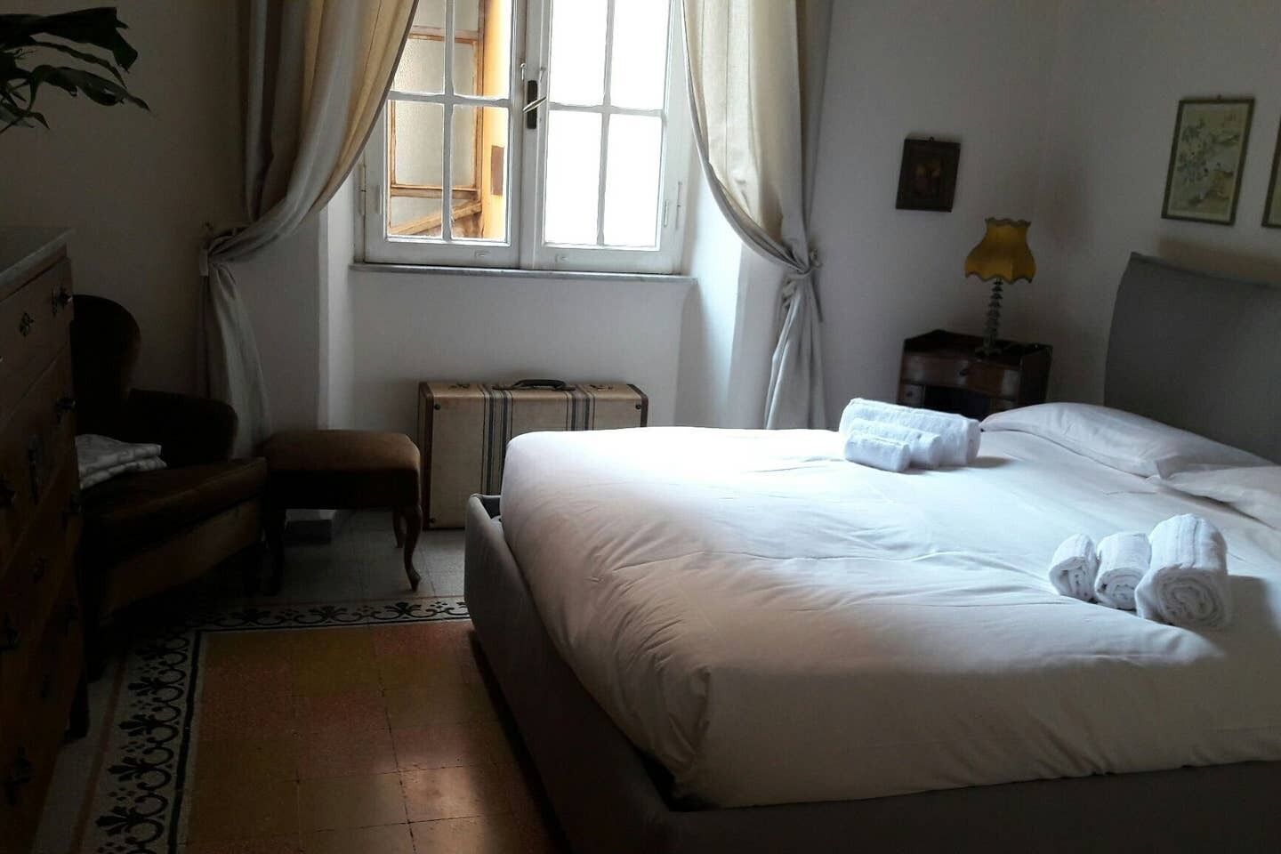 1 chambre, fer et planche à repasser, Wi-Fi gratuit, draps fournis