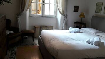 1 chambre, fer et planche Ă repasser, Wi-Fi gratuit, draps fournis