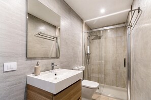 Bathroom - Premium villa with private pool and sea views (Ancla Mar nº4) (Roses)