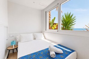 3 chambres, fer et planche à repasser