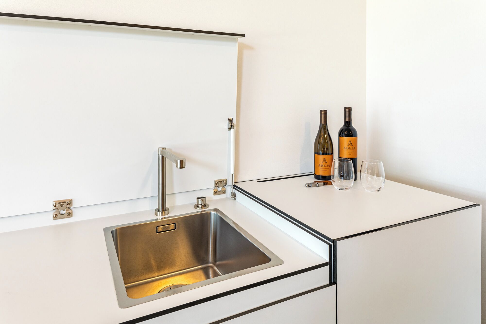 suite (mill creek) | premium bedding, pillow-top beds, in-room safe, laptop workspace