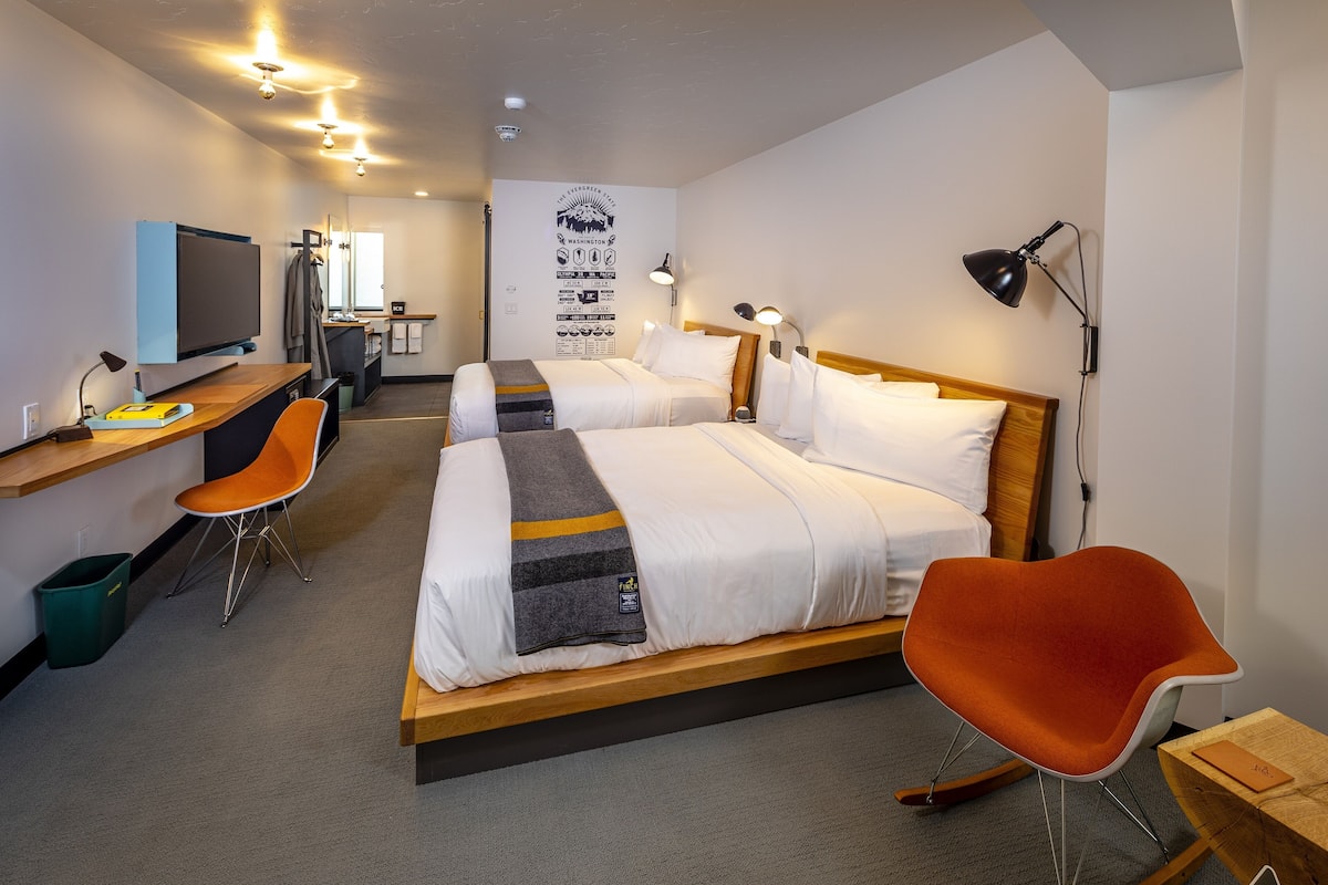 Premium bedding, pillow-top beds, in-room safe, laptop workspace