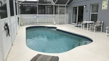 Outdoor pool, pool loungers