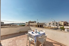 Outdoor dining - Residence Kalura - Bilo Terrazzo Vista Mare (Porto Cesareo)