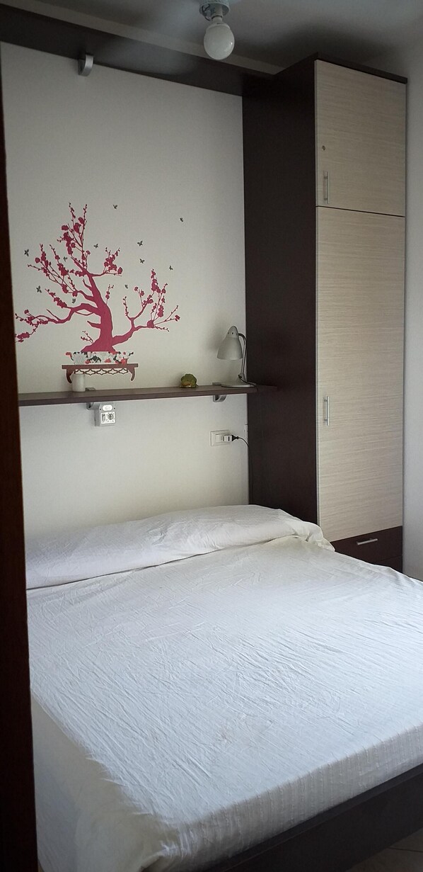 2 Schlafzimmer, Bügeleisen/Bügelbrett, Bettwäsche