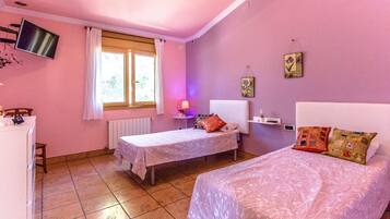 6 bedrooms, iron/ironing board, travel crib, free WiFi