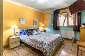 6 bedrooms, iron/ironing board, travel crib, free WiFi